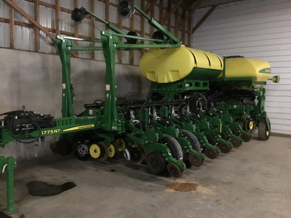 2016 John Deere 1775NT Planter