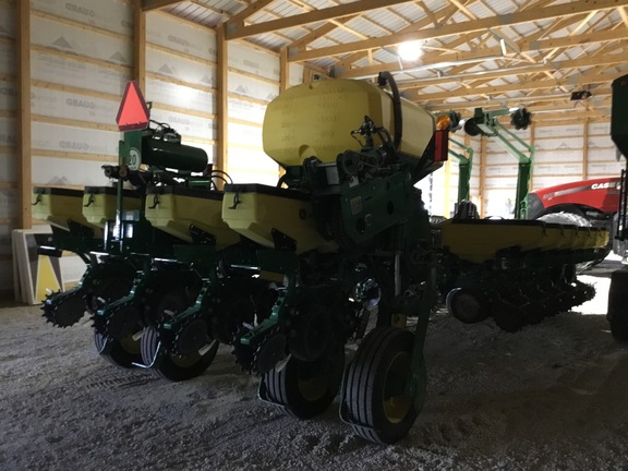 2022 John Deere 1775NT Planter