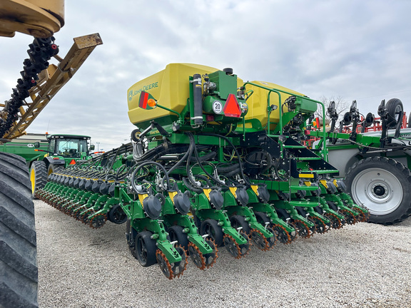 2023 John Deere DB60 Planter