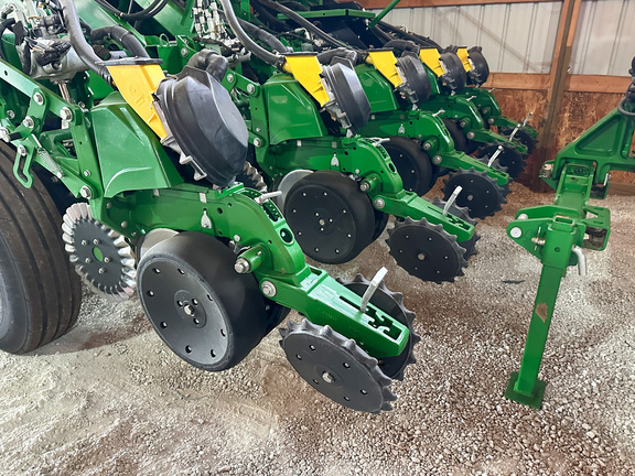 2022 John Deere 1795 Planter