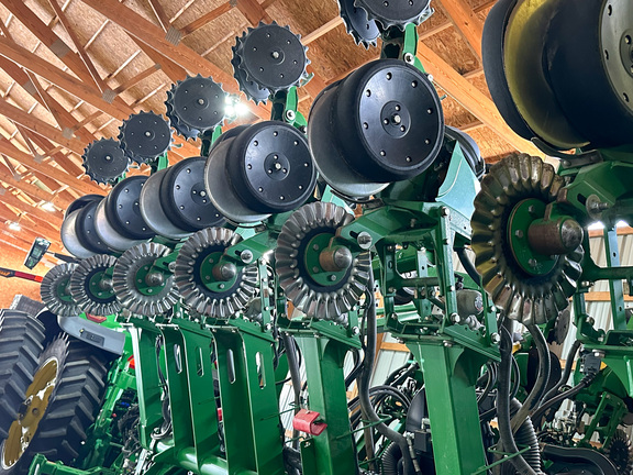 2022 John Deere 1795 Planter