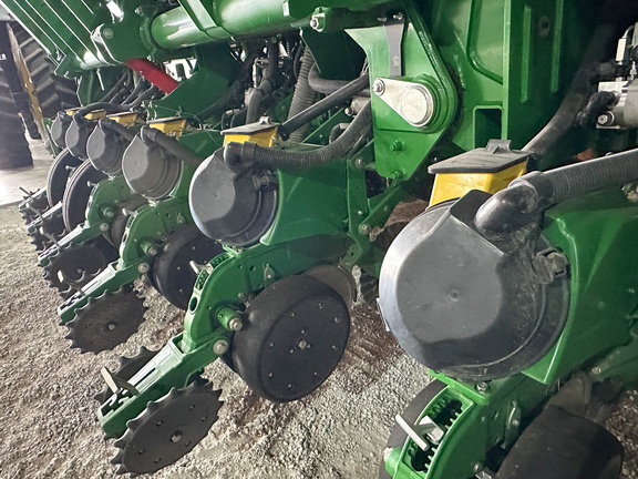 2022 John Deere 1795 Planter