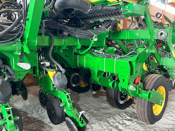 2022 John Deere 1795 Planter