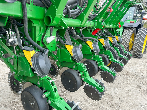 2022 John Deere 1795 Planter