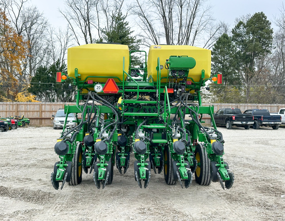 2022 John Deere 1795 Planter