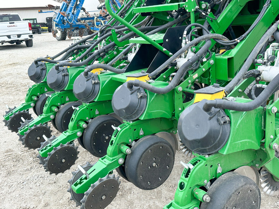 2022 John Deere 1795 Planter