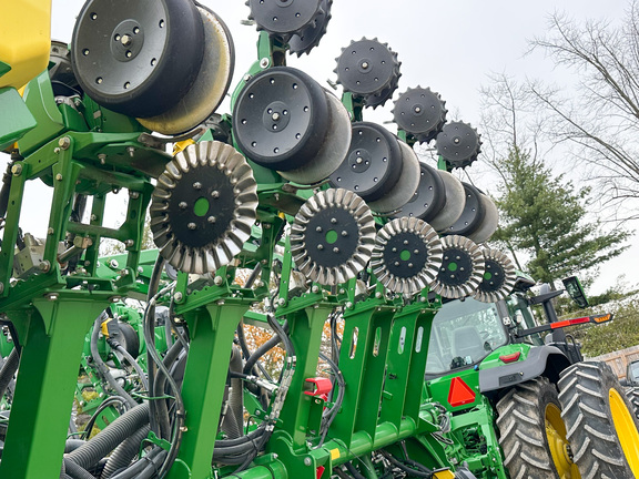 2022 John Deere 1795 Planter