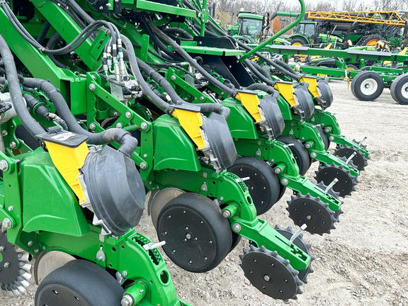 2022 John Deere 1795 Planter