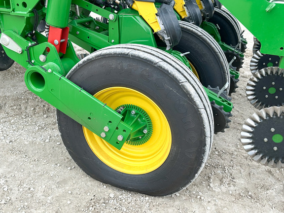 2022 John Deere 1795 Planter