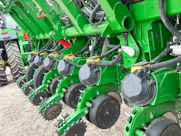 2022 John Deere 1795 Planter