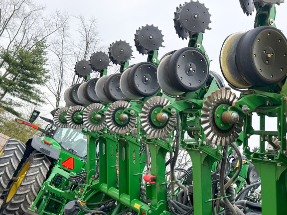 2022 John Deere 1795 Planter