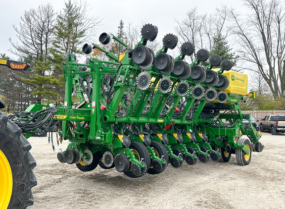 2022 John Deere 1795 Planter