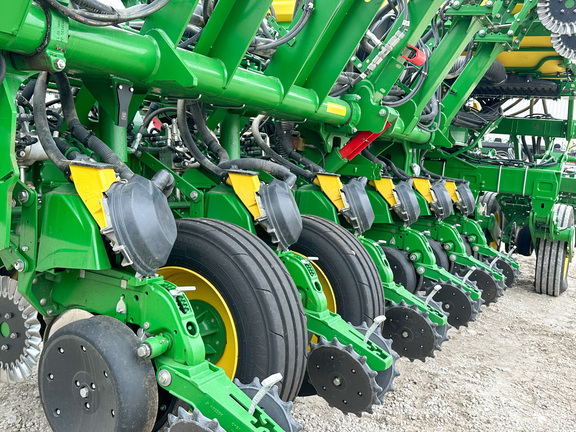 2022 John Deere 1795 Planter