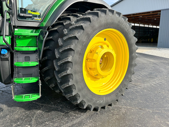 2023 John Deere 8R 340 Tractor