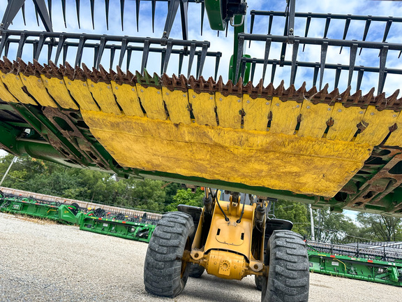 2019 John Deere 745FD Header Combine