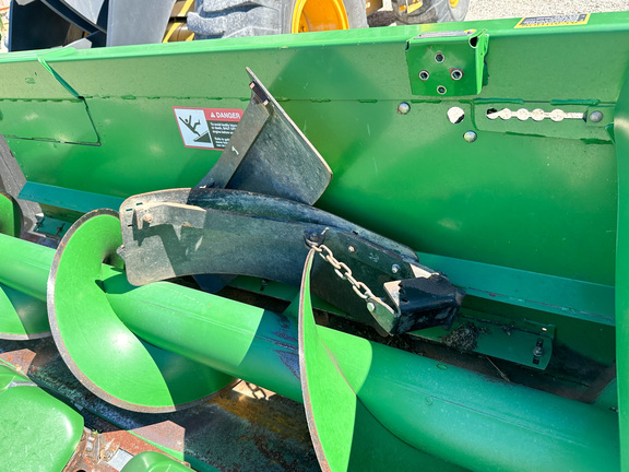 2008 John Deere 608C Header Corn Head