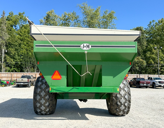 J&M 1075 Grain Cart