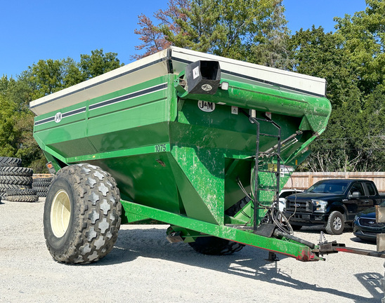 J&M 1075 Grain Cart