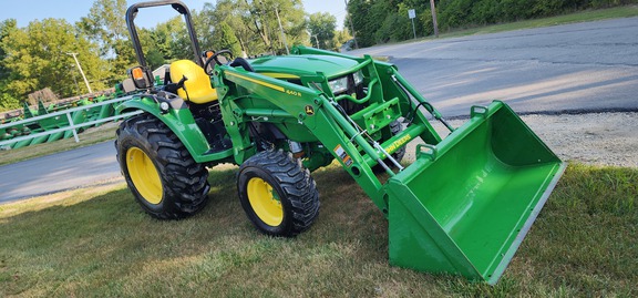 2022 John Deere 4052M Tractor Compact