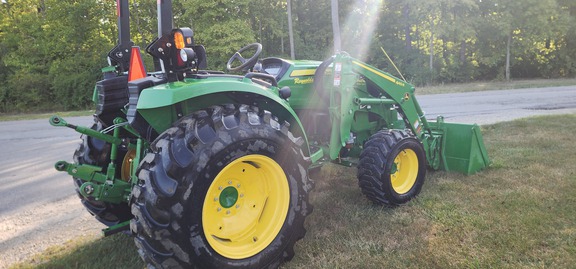 2022 John Deere 4052M Tractor Compact