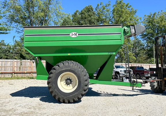 2001 J&M 750-16 Grain Cart