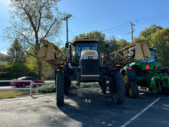 2013 RoGator RG1100 Sprayer/High Clearance