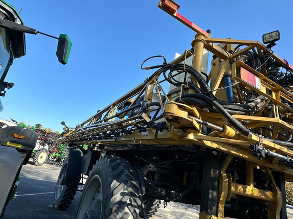 2013 RoGator RG1100 Sprayer/High Clearance