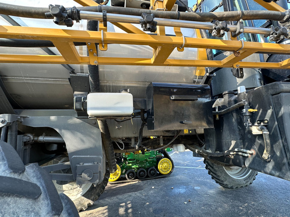 2013 RoGator RG1100 Sprayer/High Clearance