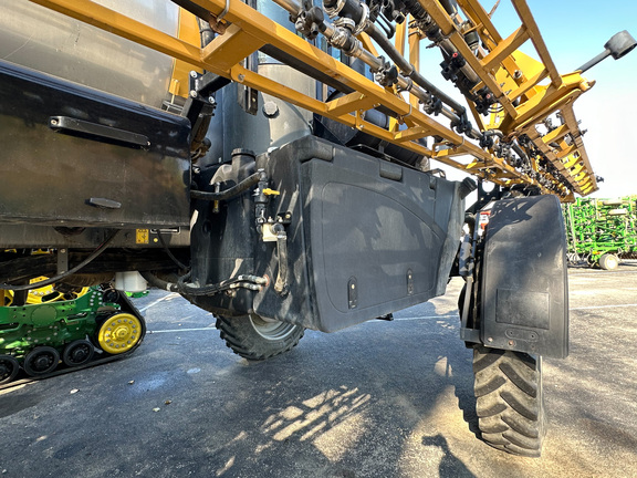 2013 RoGator RG1100 Sprayer/High Clearance