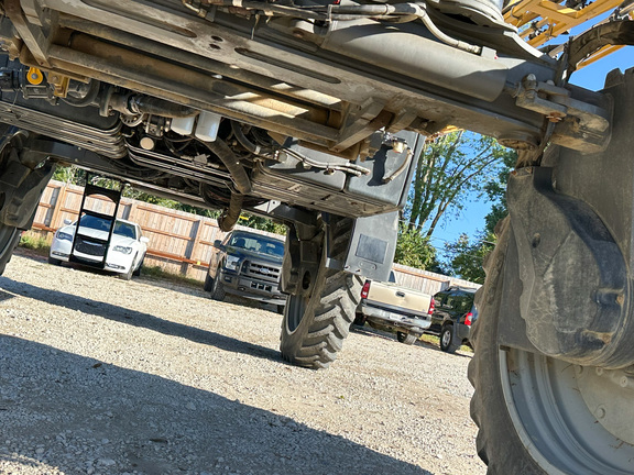 2013 RoGator RG1100 Sprayer/High Clearance