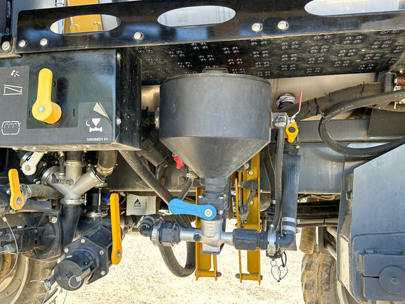 2013 RoGator RG1100 Sprayer/High Clearance