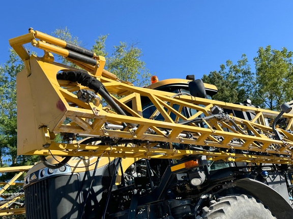 2013 RoGator RG1100 Sprayer/High Clearance