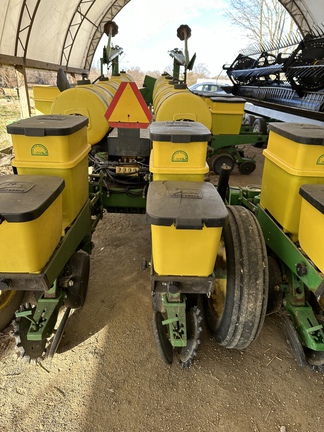 1997 John Deere 1770 Planter