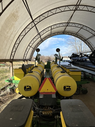 1997 John Deere 1770 Planter