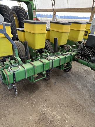 1997 John Deere 1770 Planter