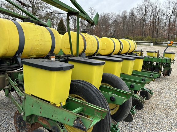 1997 John Deere 1770 Planter