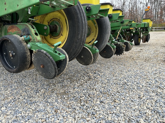 1997 John Deere 1770 Planter