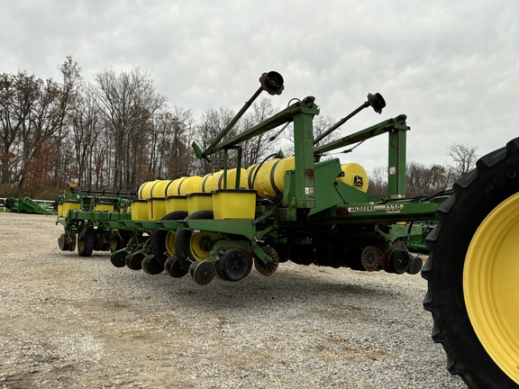 1997 John Deere 1770 Planter