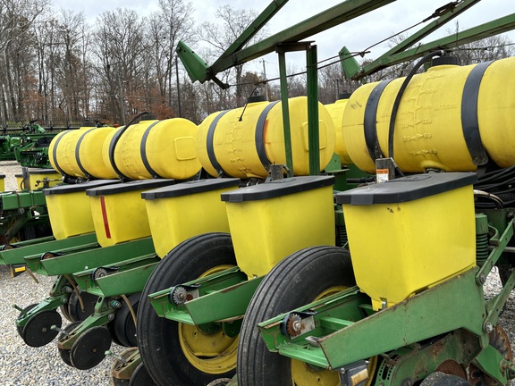 1997 John Deere 1770 Planter