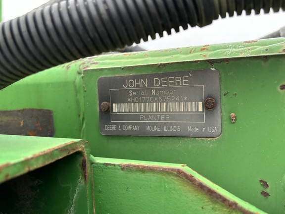 1997 John Deere 1770 Planter