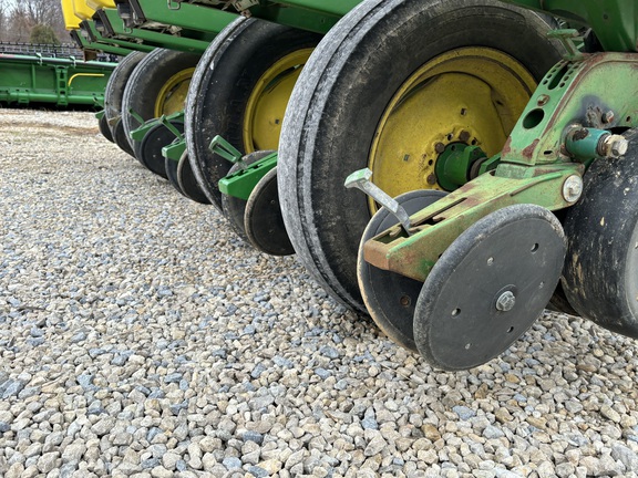 1997 John Deere 1770 Planter