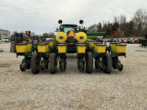 1997 John Deere 1770 Planter