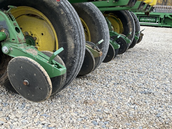 1997 John Deere 1770 Planter