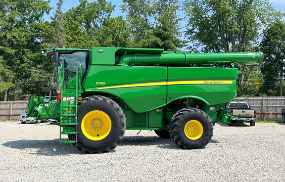 2023 John Deere S780 Combine