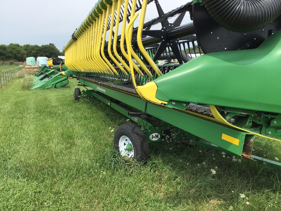 2023 John Deere RD40F Header Combine