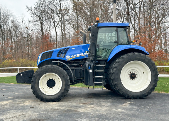 2016 New Holland T8.320 Tractor