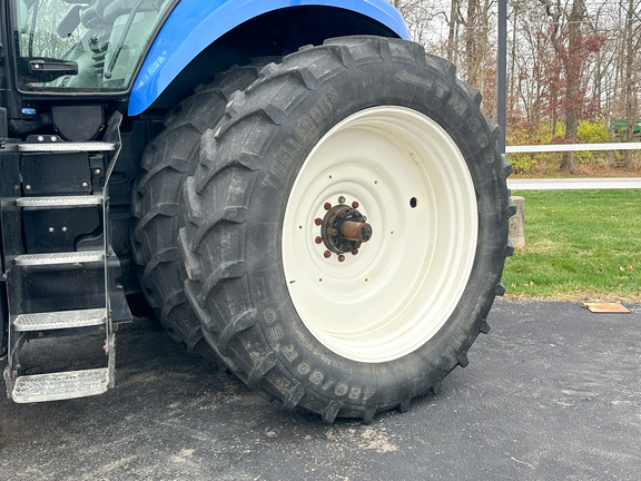 2016 New Holland T8.320 Tractor