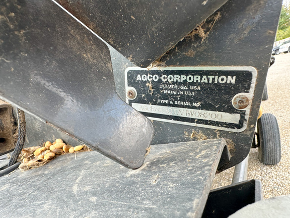 2010 AGCO 8230 Header Combine