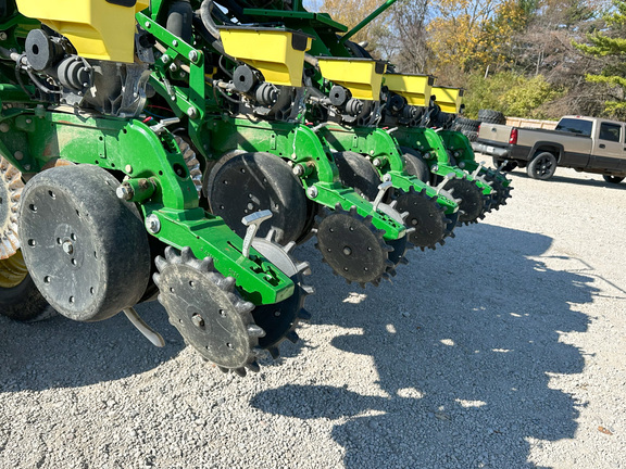 2015 John Deere 1795 Planter