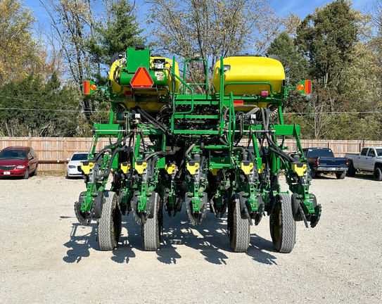 2015 John Deere 1795 Planter